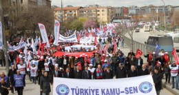 Sağlık Personeli Gereken Dersi Verdi; Ek Zam ve İş Güvencesi İçin Meydanlara İndi