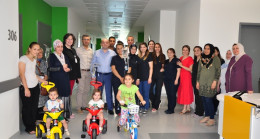 Çocuk hastalara serum askılı bisiklet