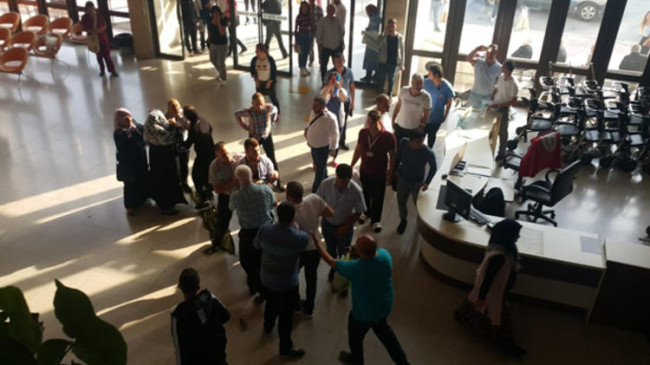 Hastane savaş alanına döndü! Yaralılar var